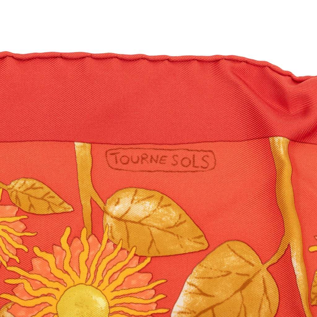 Hermès Tourne Sols Silk Handkerchief Orange Very good condition - Box View