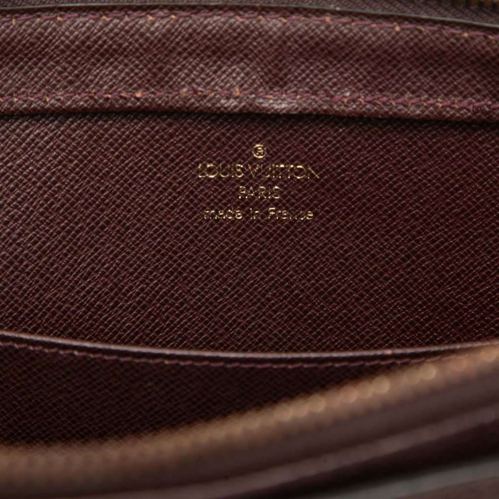 Louis Vuitton Taiga Pochette Baikal Brown Leather Good - Box View