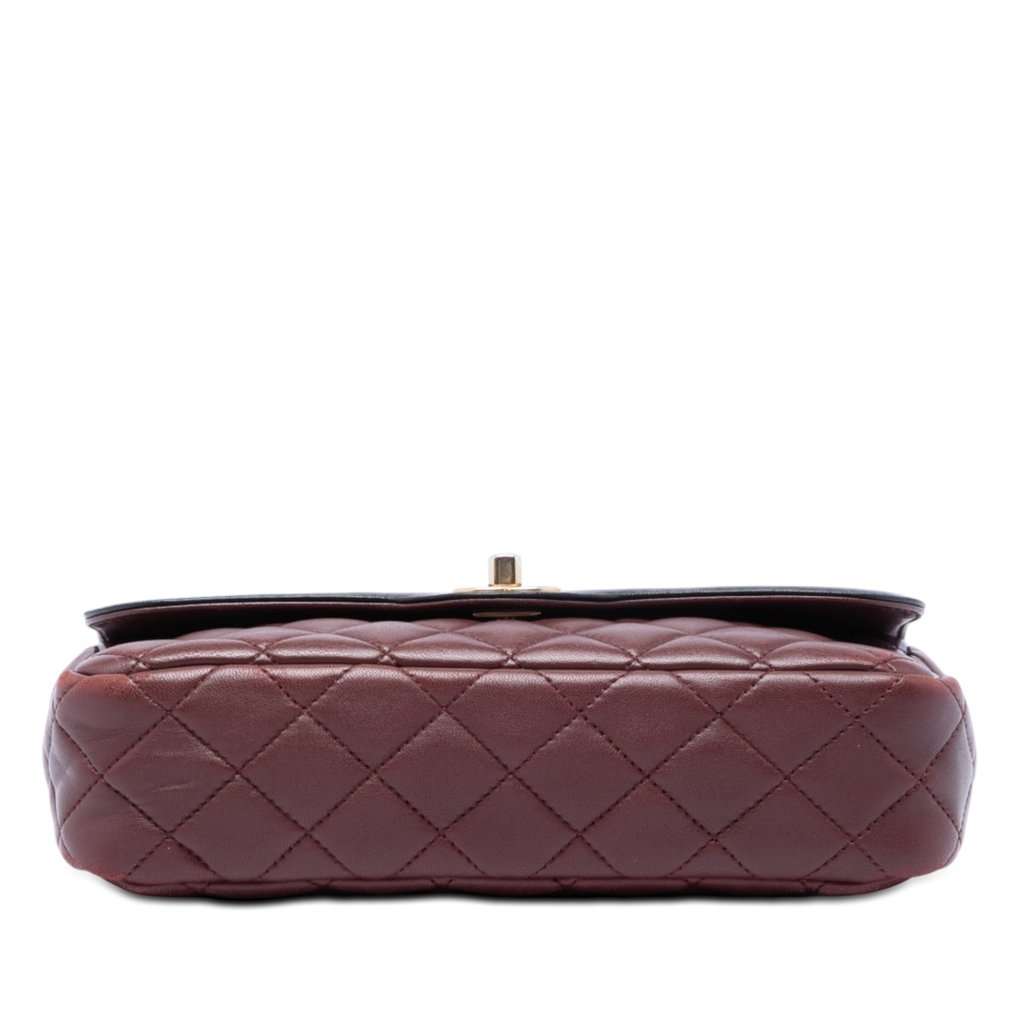 Chanel Small Quilted Lambskin Two Tone Day Flap Red Leather Very good condition - Inside View