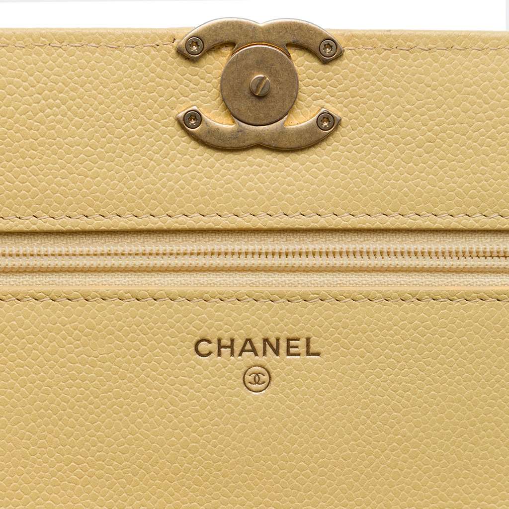 Chanel CC Quilted Caviar Wallet on Chain Yellow Leather Very good condition - Box View