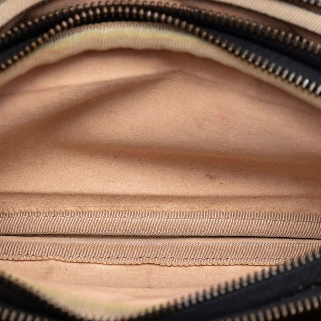 Gucci Mini GG Marmont Matelasse Leather Triple Zip Crossbody Black Leather Very good condition - Model View