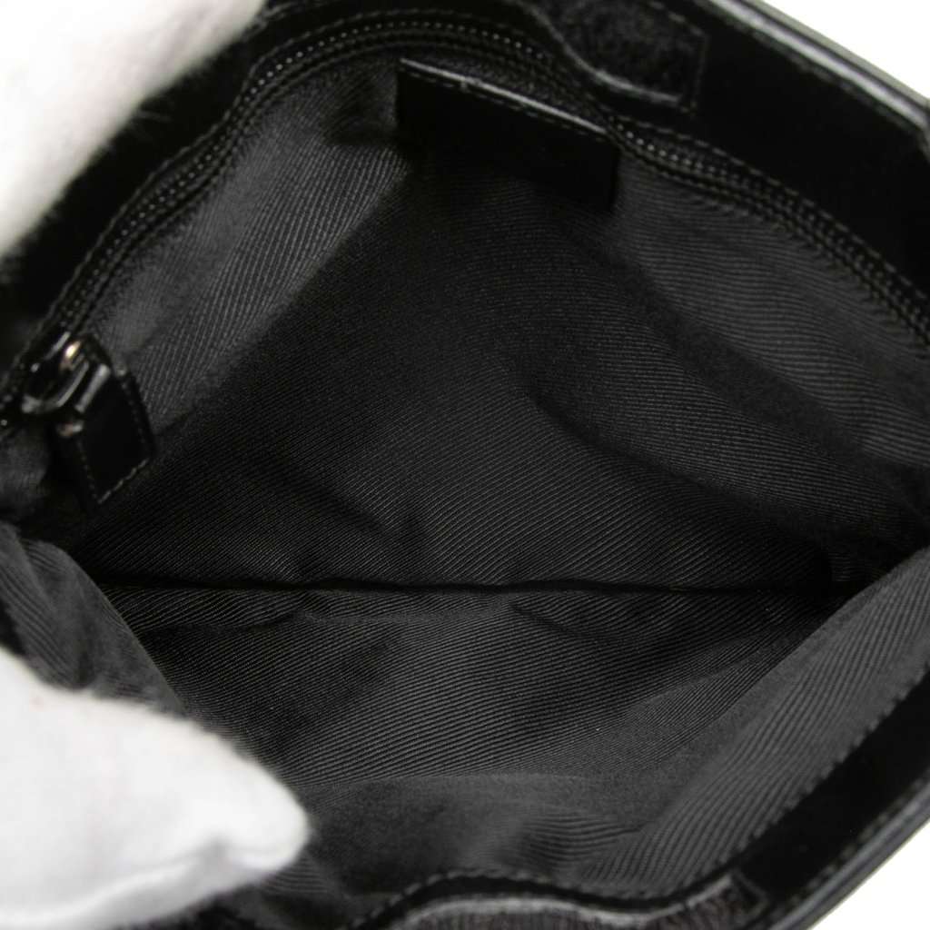 Gucci GG Denim Crossbody Black Very good condition - Model View