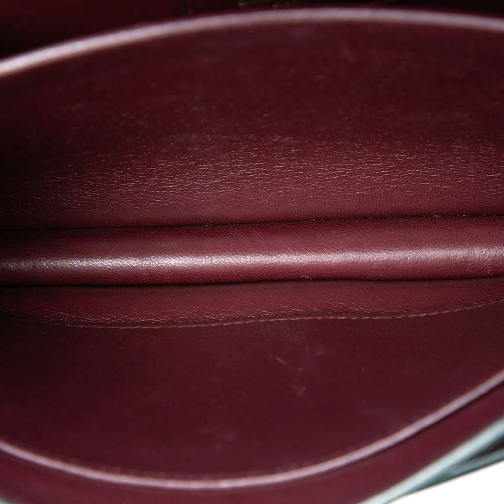 Saint Laurent Smooth Calfskin Monogram Cassandra Clasp Bag Green Leather Very good - Model View