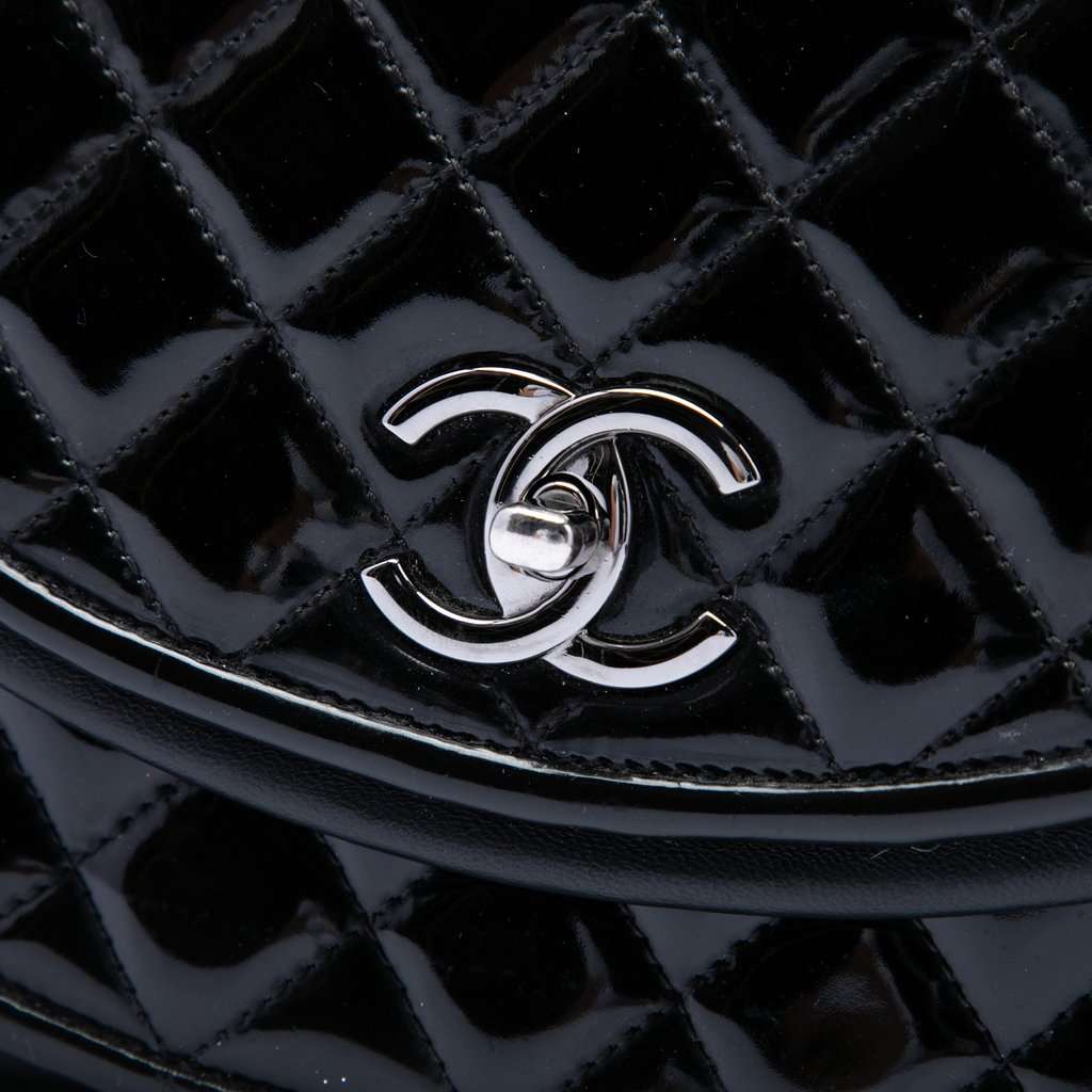 Chanel Quilted Patent and Lambskin Twist Crescent Flap Black Leather Very good condition - Box View