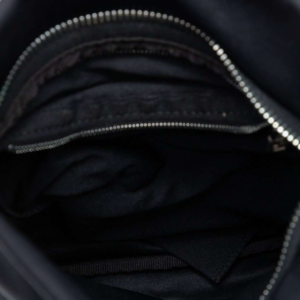 Fendi Neoprene FF Shoulder Bag Black Very good - Model View