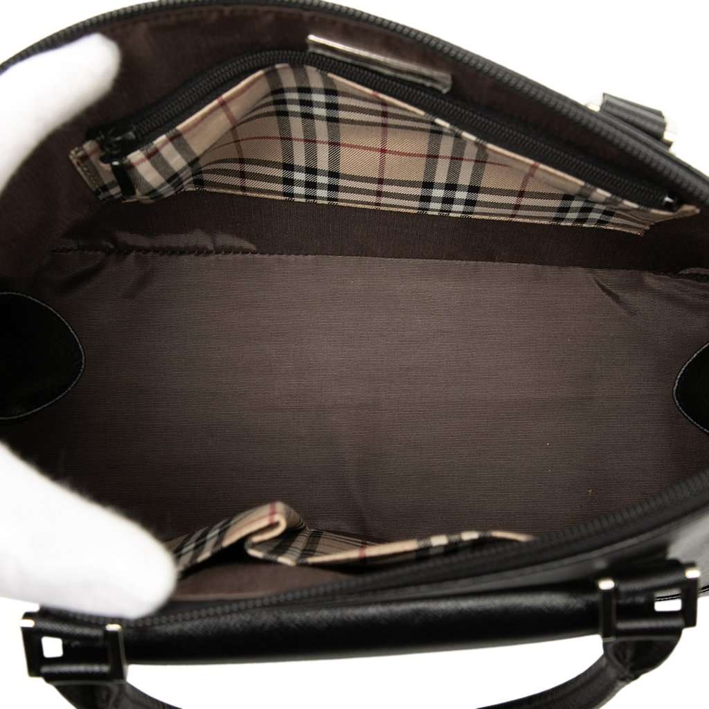 Burberry Leather Handbag Black Leather Very good condition - Model View