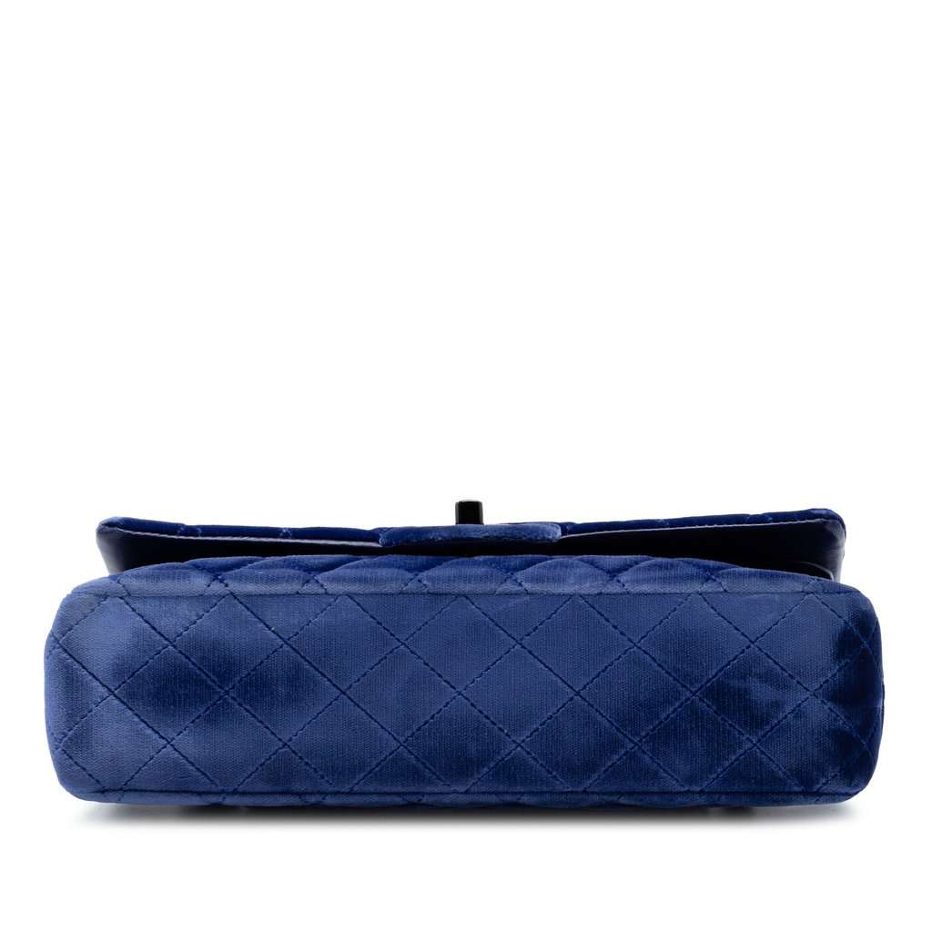 Chanel Medium Classic Velvet Double Flap Blue Very good condition - Inside View