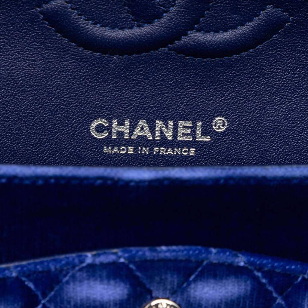 Chanel Medium Classic Velvet Double Flap Blue Very good condition - Box View