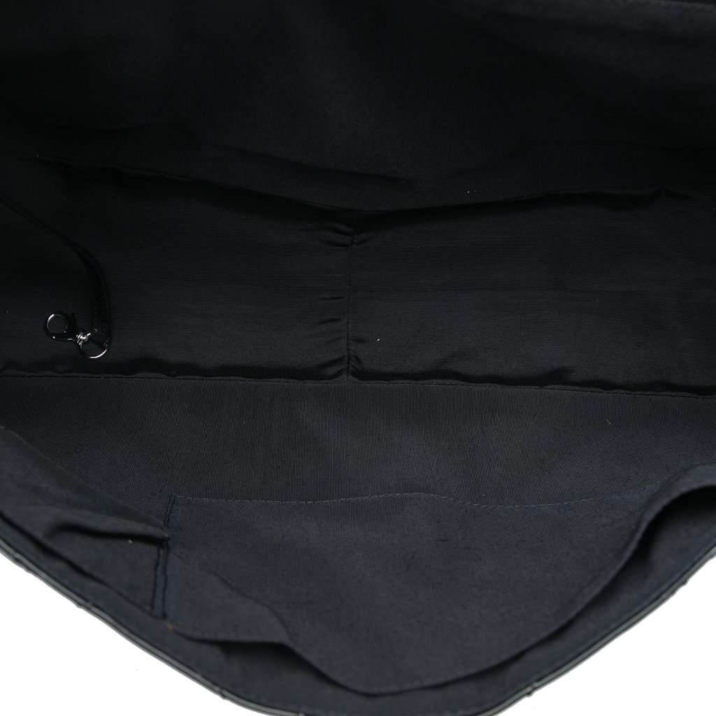 Chanel Quilted Patent Reissue 2.55 Travel Flap XXL Black Leather Very good - Model View