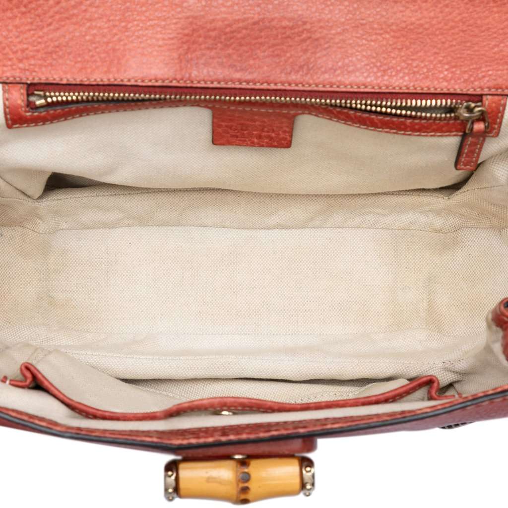 Gucci Medium Leather New Bamboo Satchel Red Leather Very good condition - Model View
