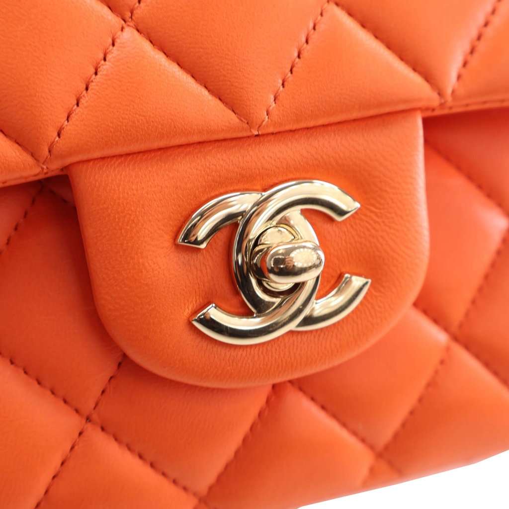 Chanel Medium Classic Lambskin Double Flap Orange Leather Very good condition - Model View