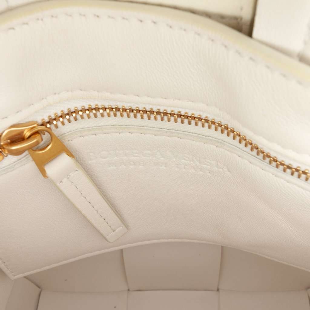 Bottega Veneta Mini Maxi Intrecciato Nappa North South Casette Tote White Leather Very good condition - Box View