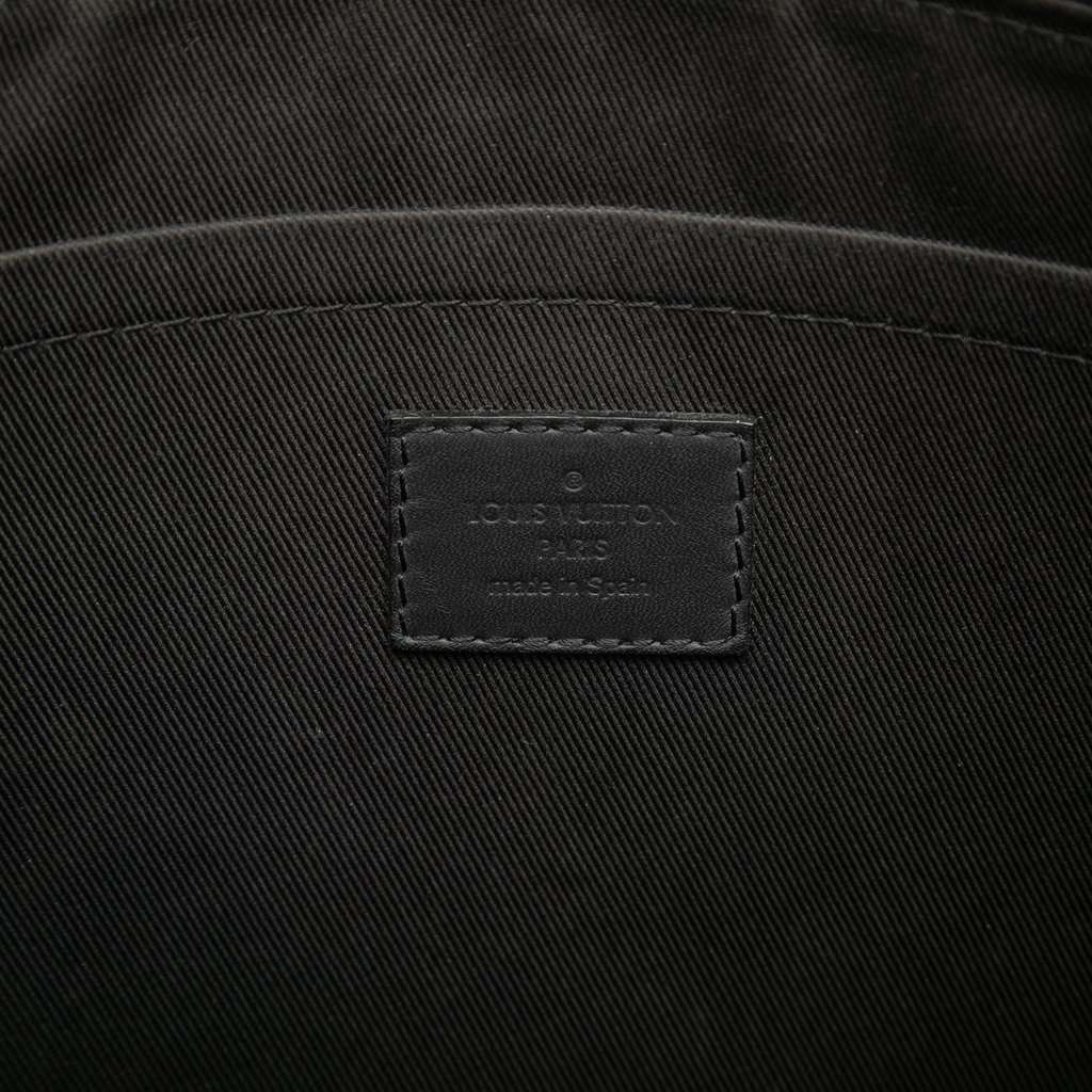 Louis Vuitton Monogram Shadow Discovery Pochette Black Leather Very good condition - Box View