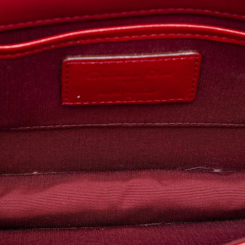 Dior Patent Cannage Lady Dior Clutch with Chain Red Leather Very good condition - Model View