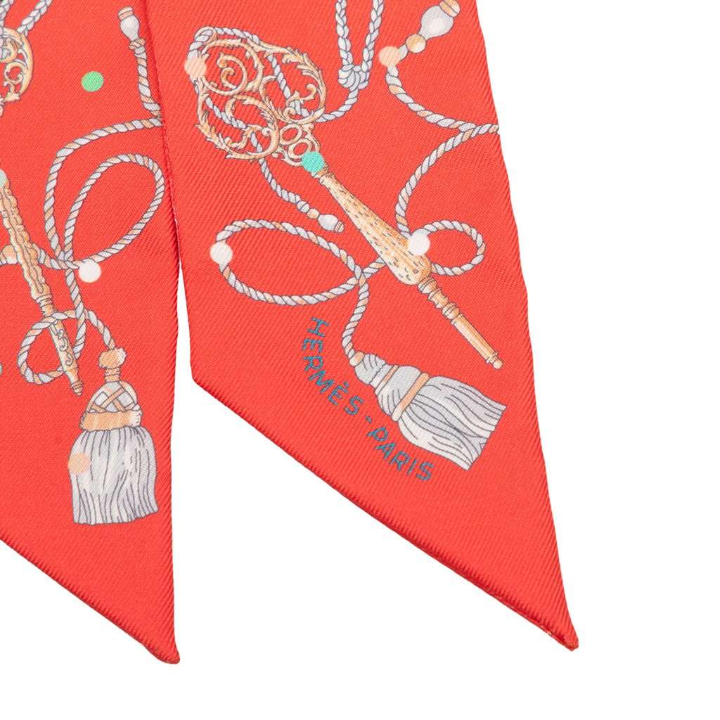 Hermès Les Cles a Pois Silk Twilly Scarf Red Never worn - Model View