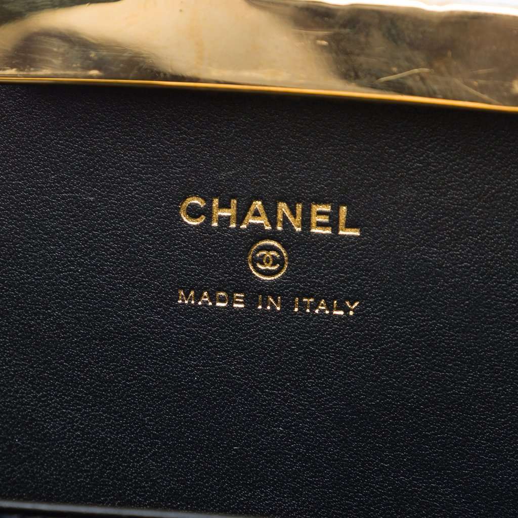 Chanel Large Glazed Goatskin Box With Chain Black Leather Very good - Box View