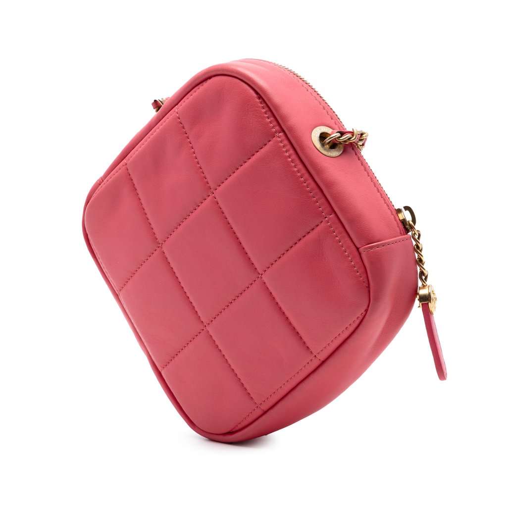Chanel CC Quilted Lambskin Diamond Clutch with Chain Pink Leather Very good condition - Back View