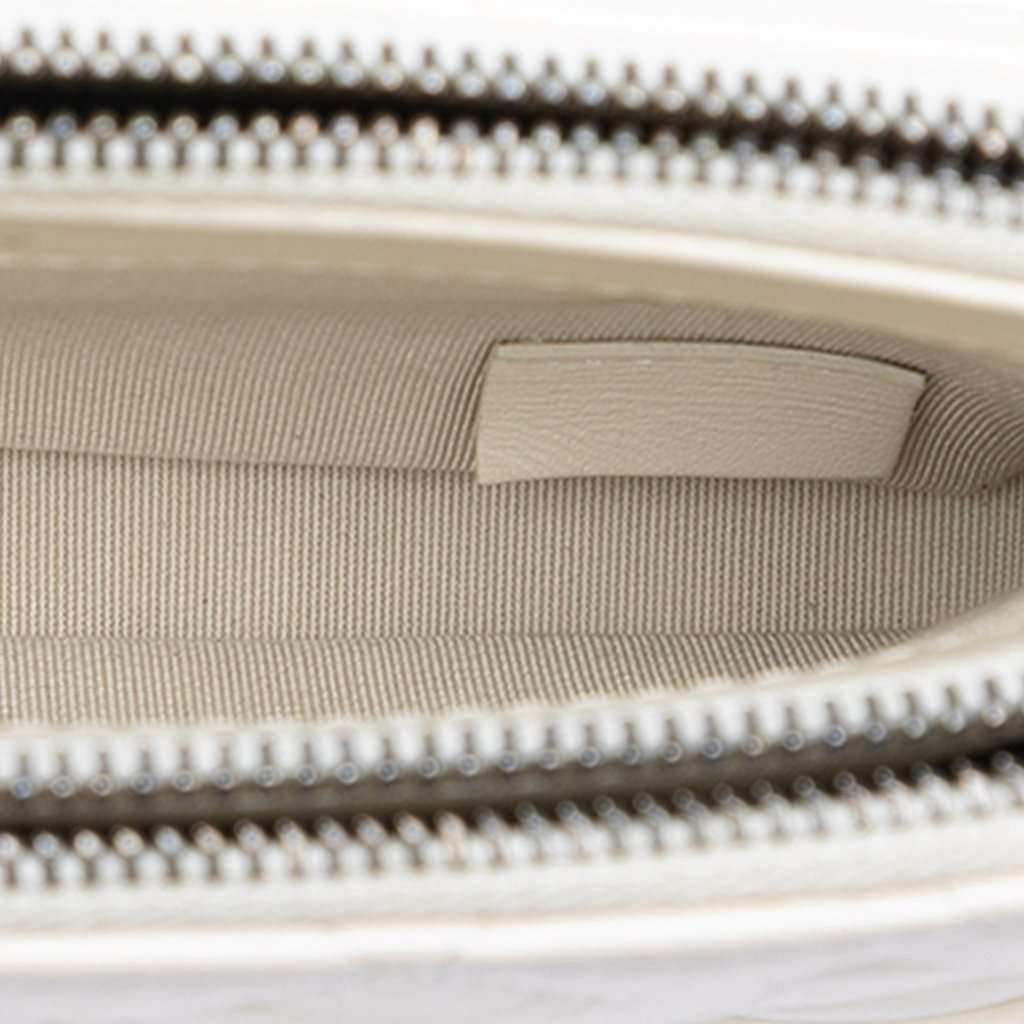 Chanel Quilted Aged Calfskin Gabrielle Clutch With Chain White Leather Very good condition - Model View