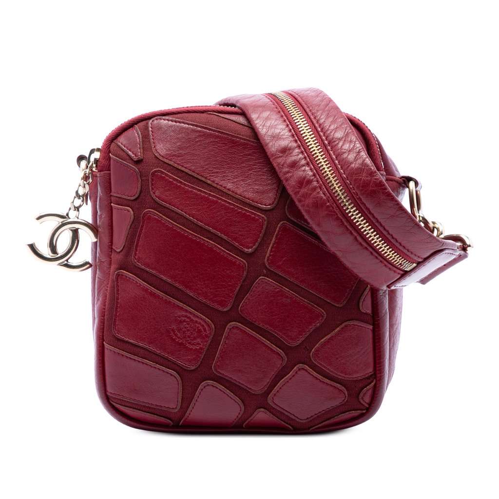 Chanel CC Jersey and Lambskin Scale Camera Bag Red Leather Very good condition - Front View