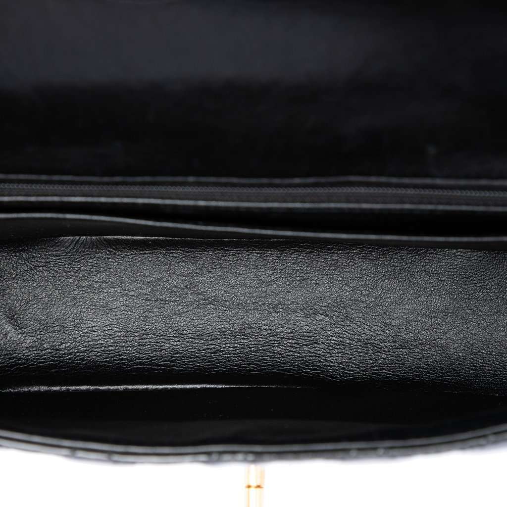 Chanel Medium CC Quilted Patent Rectangular Kelly Top Handle Bag Black Leather Very good condition - Model View