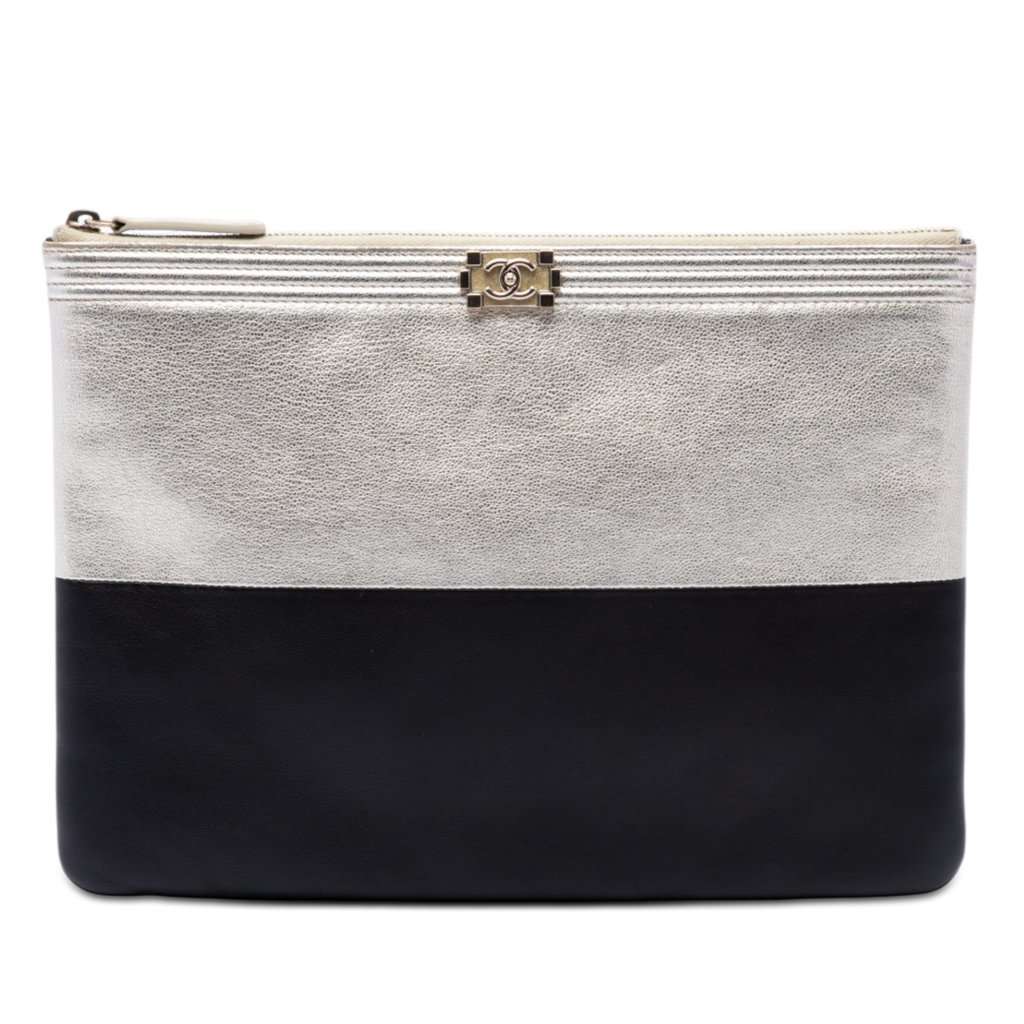 Chanel Medium Bicolor Goatskin Boy O Case Clutch Black Leather Very good condition - Front View