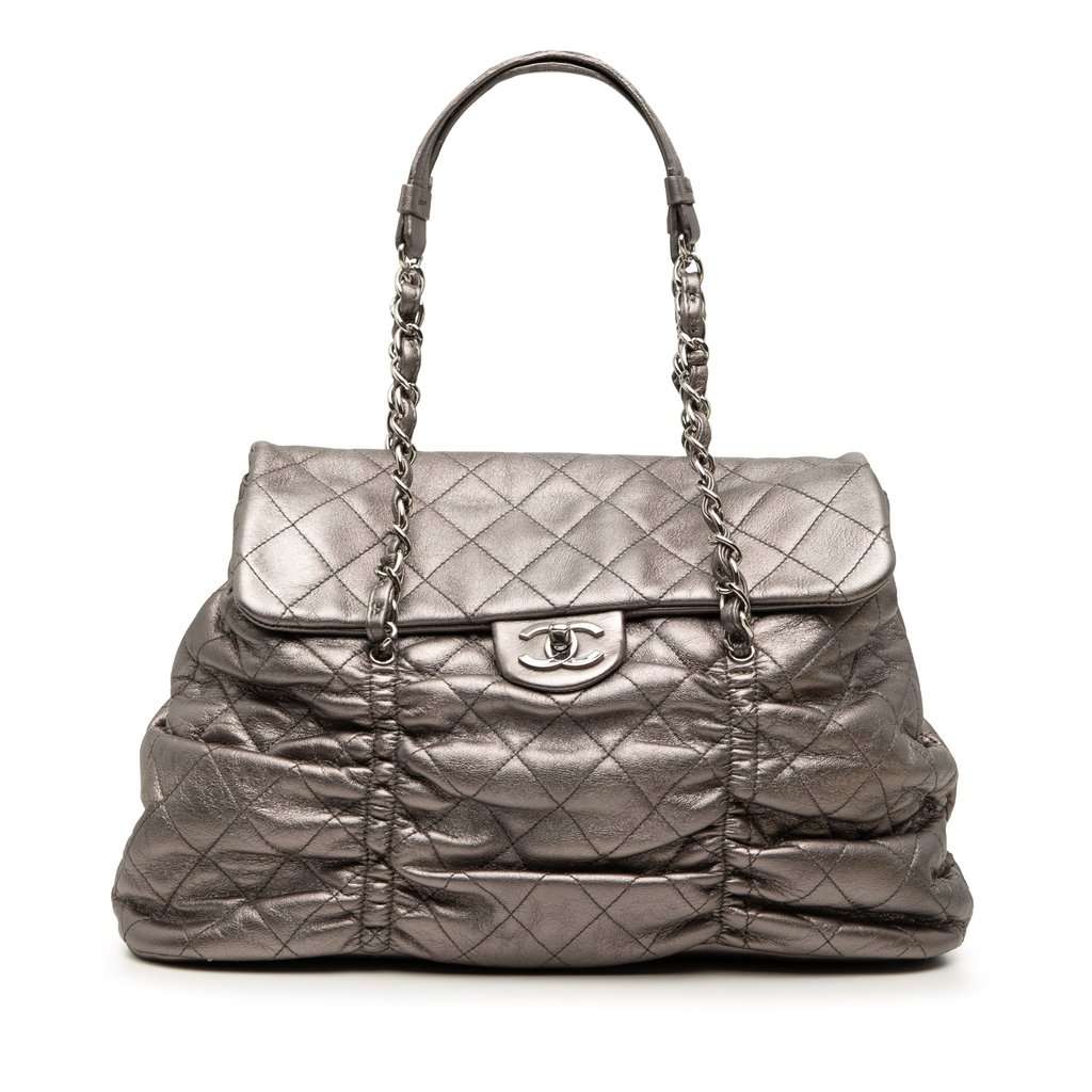Chanel Quilted Metallic Lambskin Sharpei Flap MultiColor Leather Very good condition - Front View