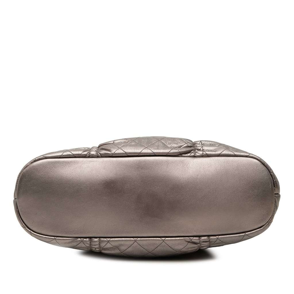 Chanel Quilted Metallic Lambskin Sharpei Flap MultiColor Leather Very good condition - Inside View