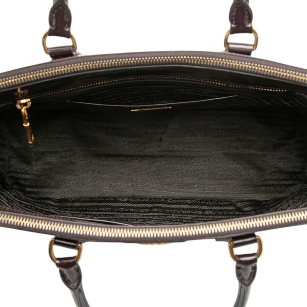 Prada Medium Spazzolato Galleria Double Zip Satchel Purple Leather Very good condition - Model View