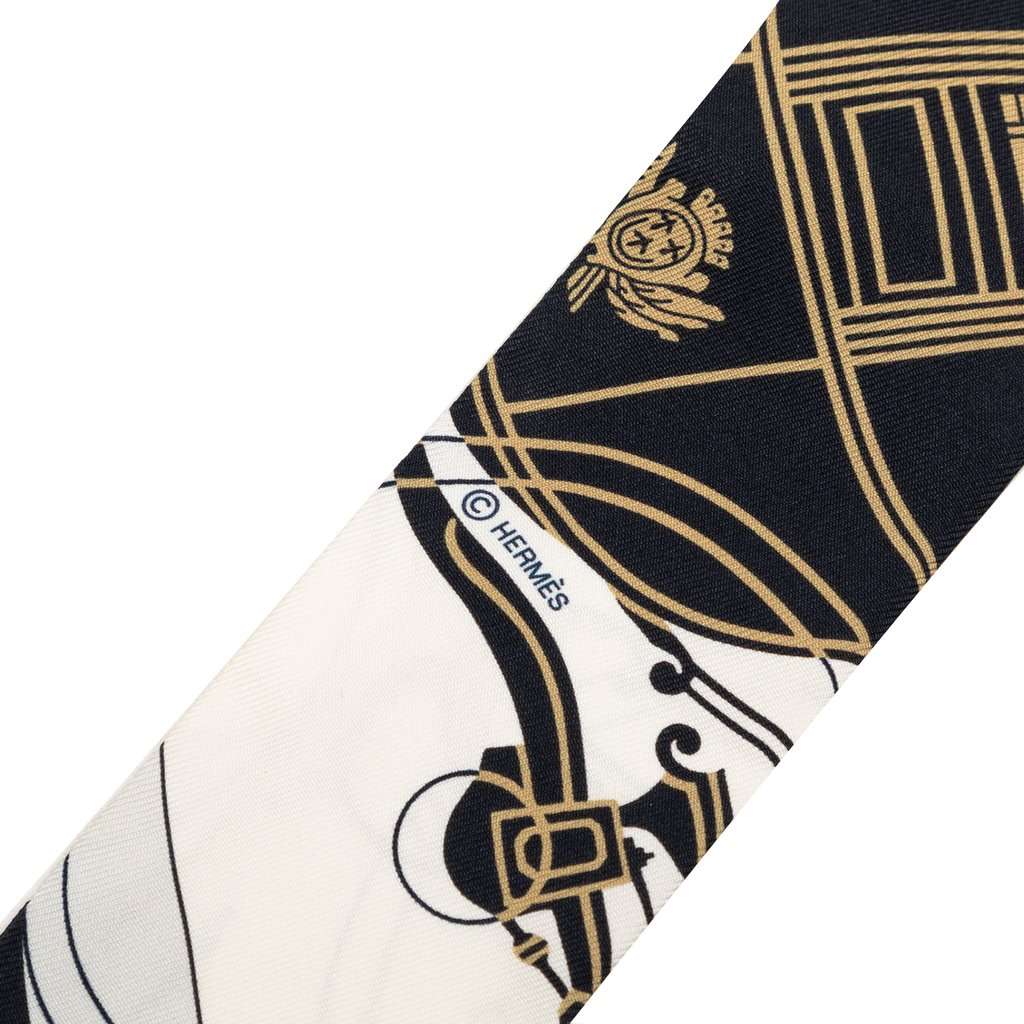 Hermès Ex Libris Forever Silk Twilly Scarf White Very good condition - Model View
