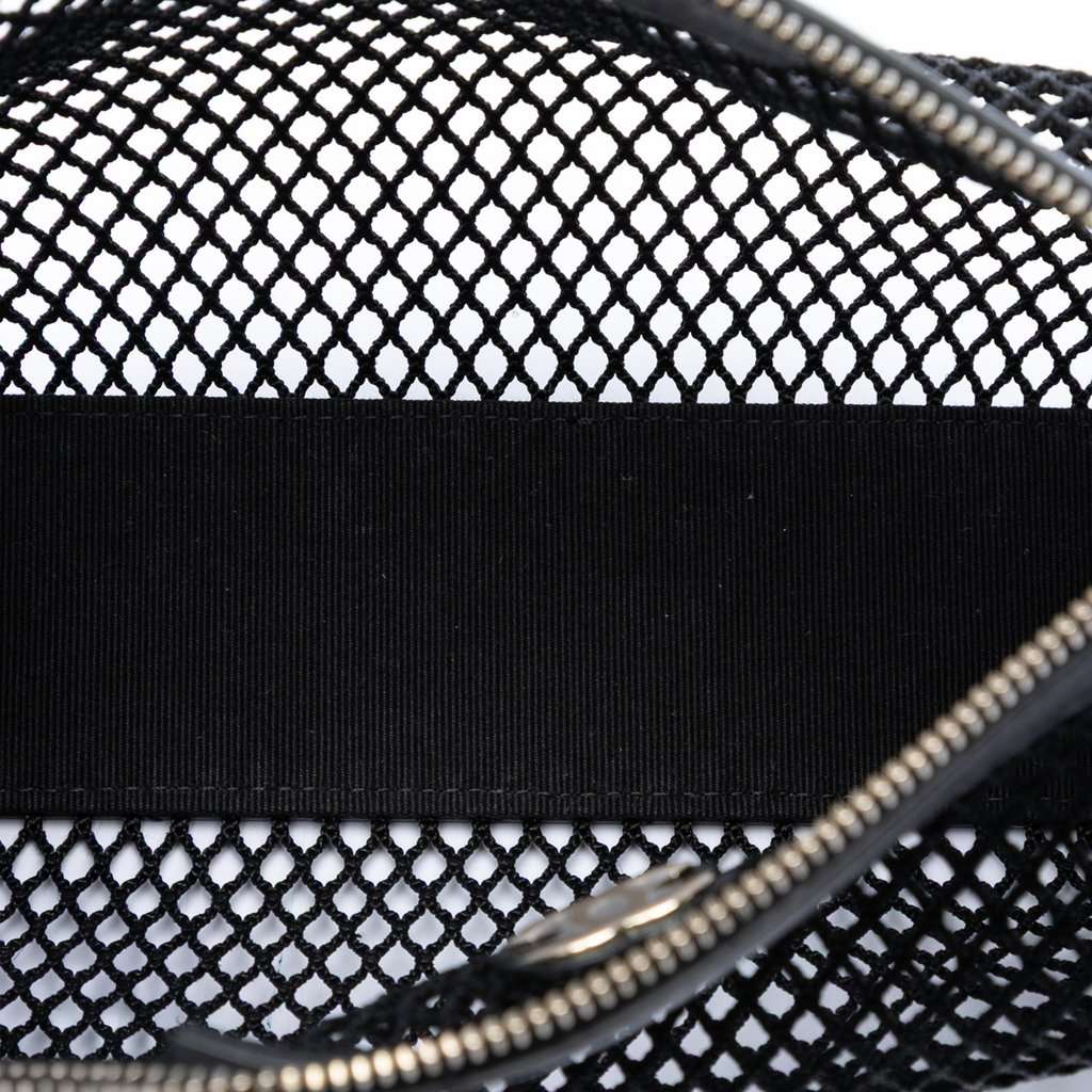 Chanel CC Mesh and Shiny Lambskin Clutch with Chain Black Very good condition - Model View