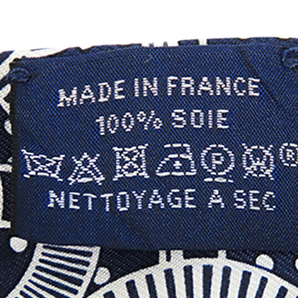 Hermès Eperon d Or Bandana Silk Twilly Scarf Blue Very good condition - Model View