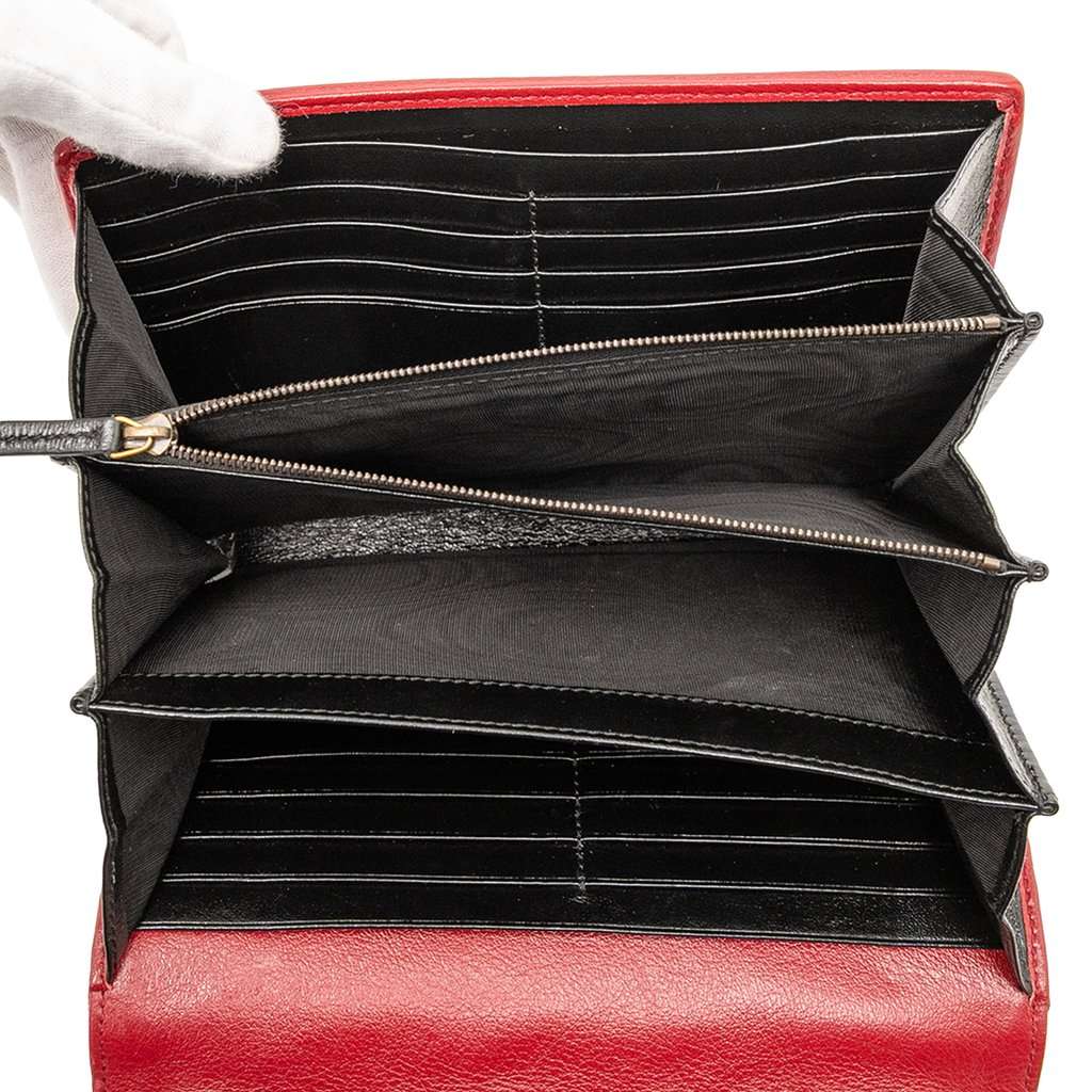 Gucci GG Marmont Matelasse Leather Torchon Wallet On Chain Black Leather Very good - Model View