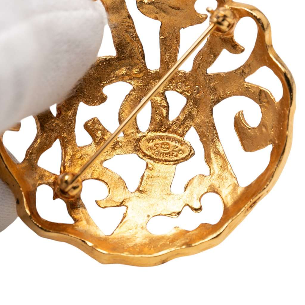 Chanel CC Gold Plated Filigree Brooch Gold Metal Very good condition - Inside View