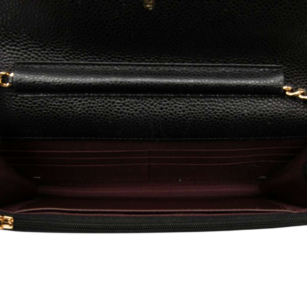 Chanel CC Quilted Caviar Wallet on Chain Black Leather Very good condition - Model View