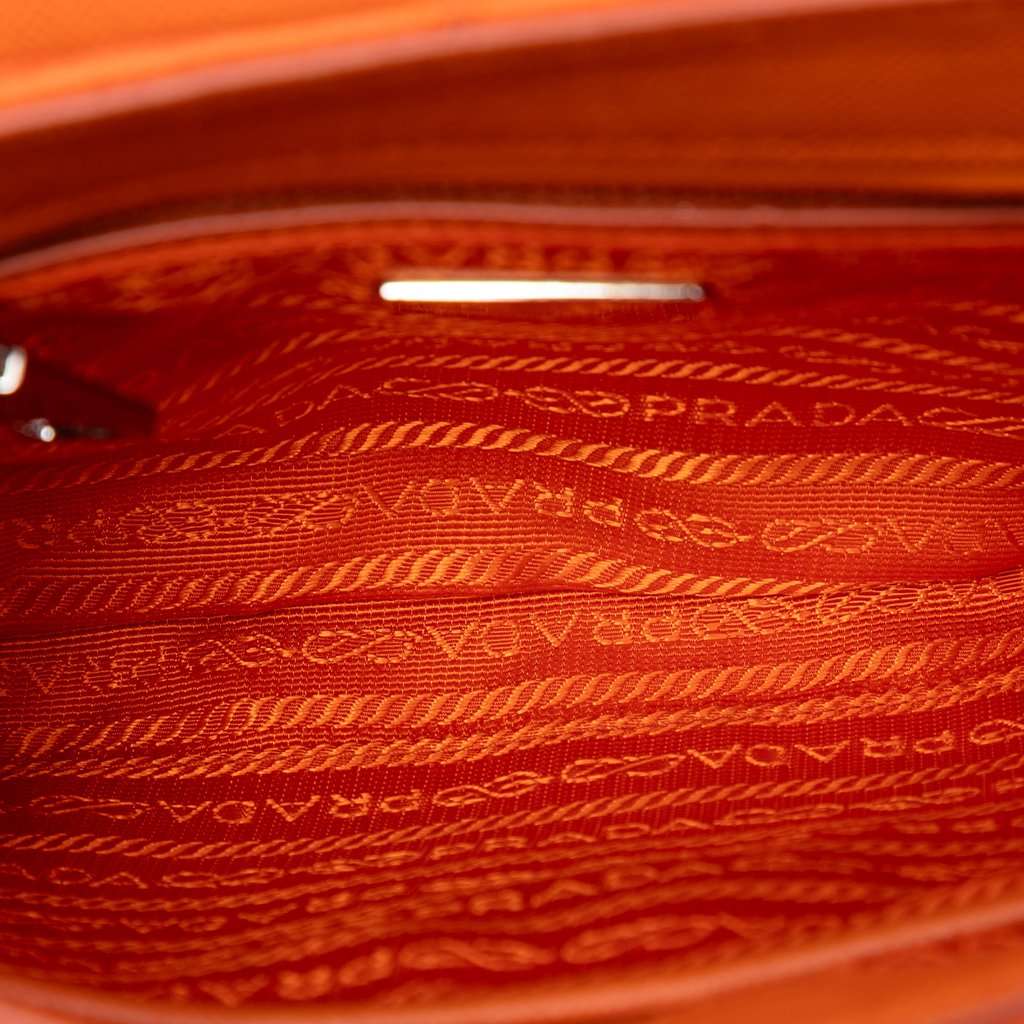 Prada Impuntu Tessuto Chain Crossbody Orange Very good condition - Model View