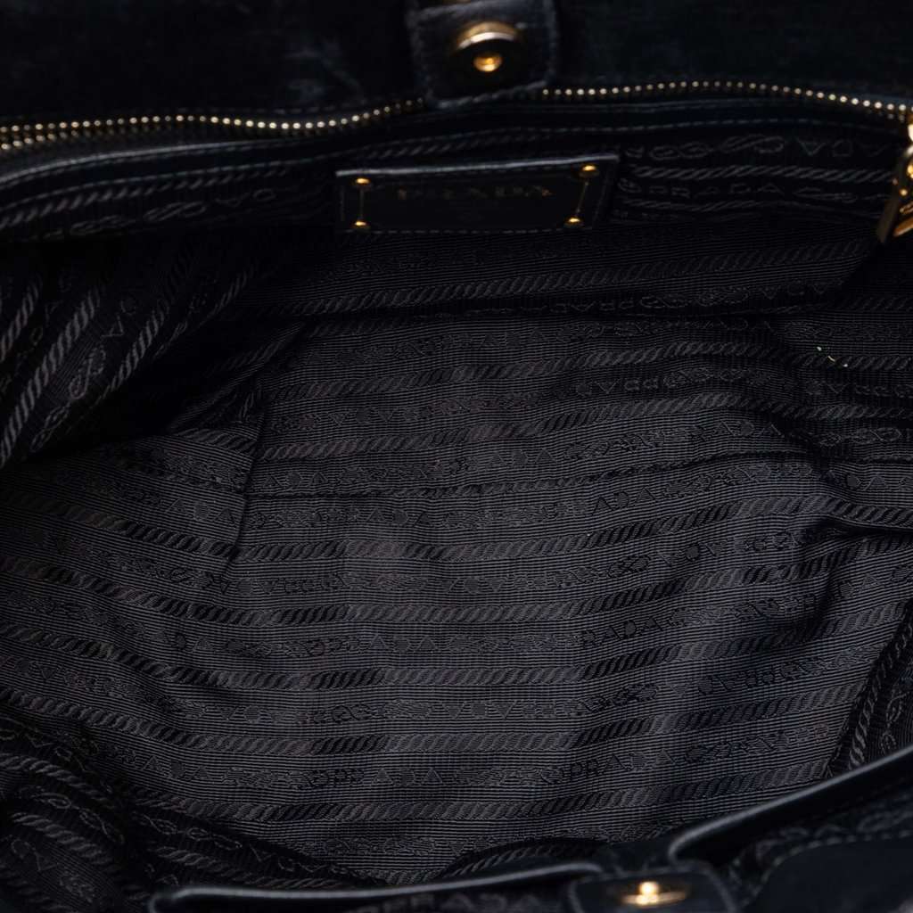 Prada Tessuto Gaufre Tote Black Very good condition - Model View