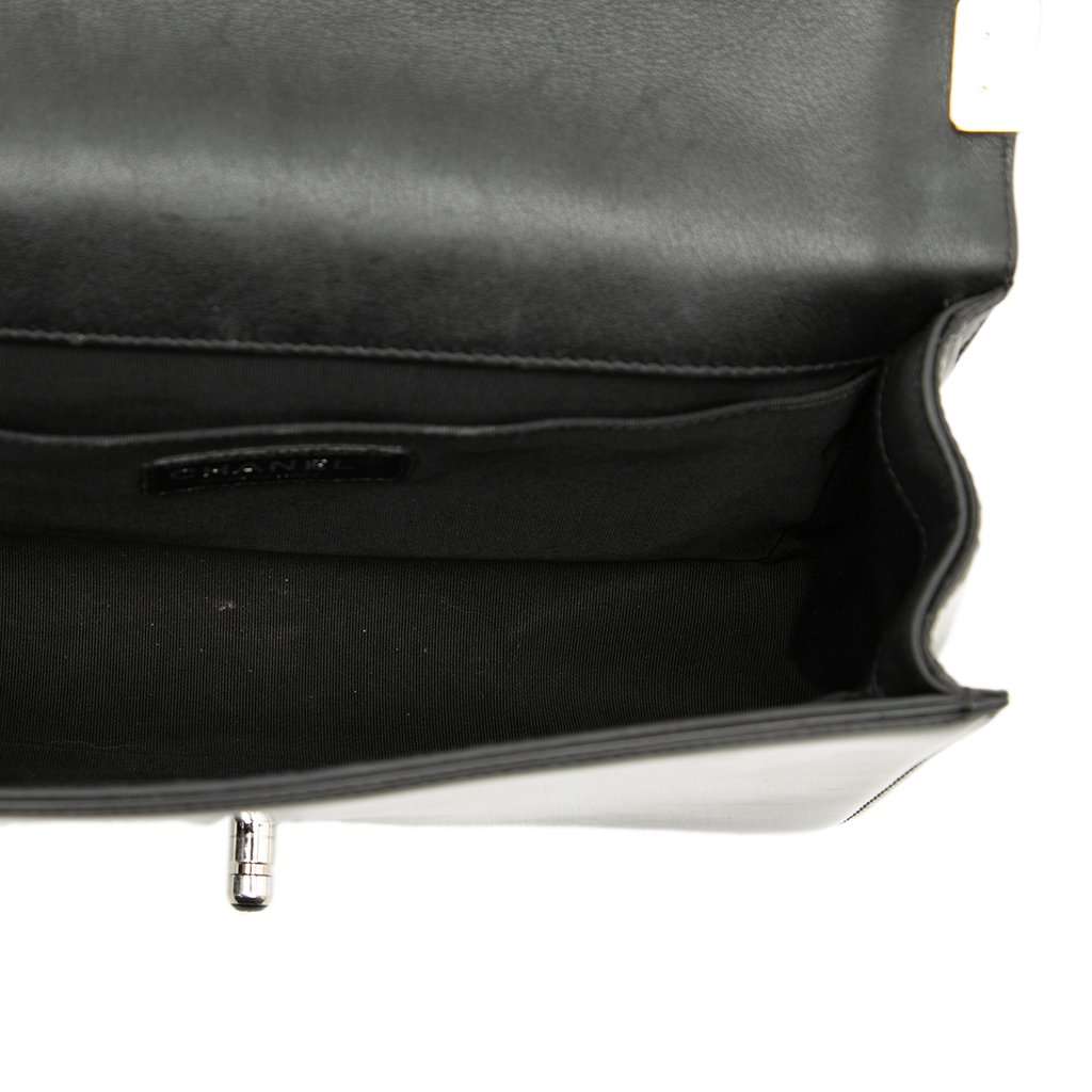 Chanel Old Medium Quilted Patent Acrylic Boy Flap Black Leather Very good - Model View