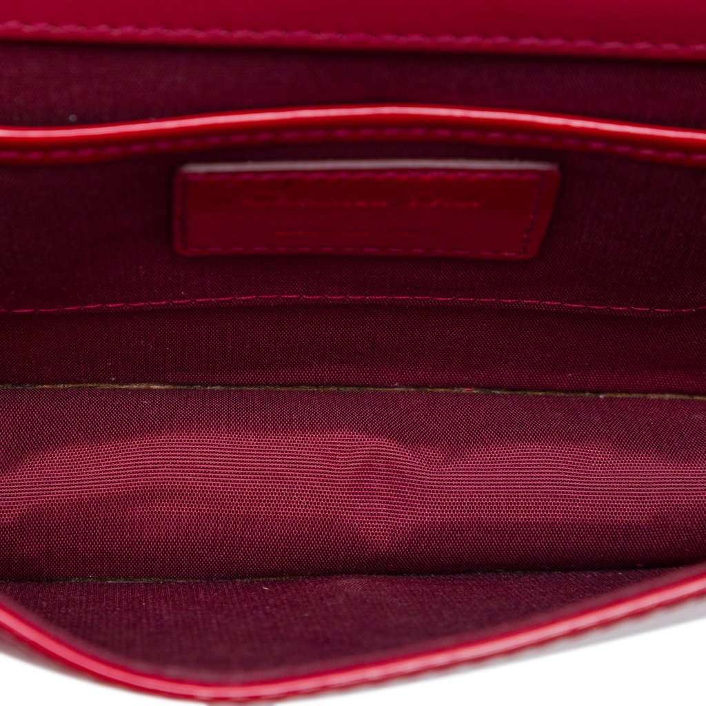 Dior Patent Cannage Lady Dior Clutch with Chain Red Leather Very good condition - Model View