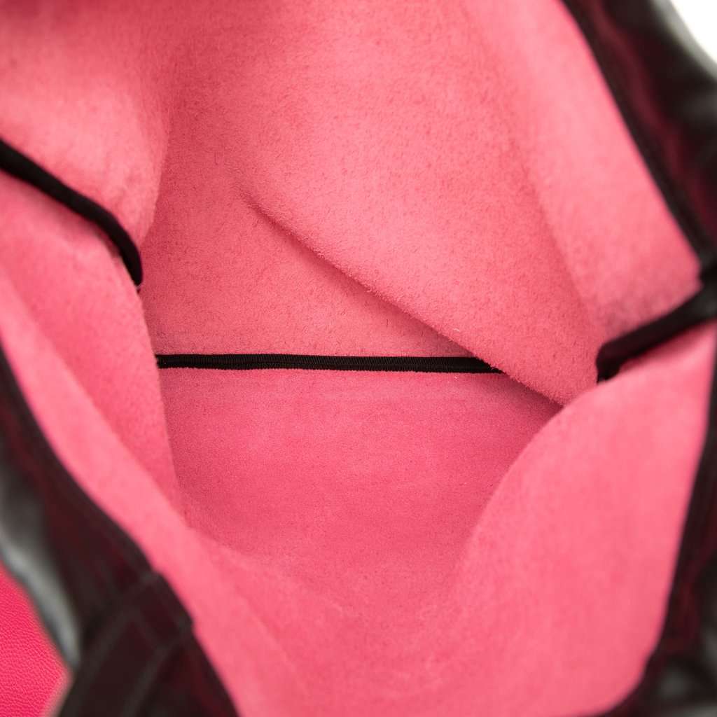 Gucci Leather Logo Drawstring Backpack Pink Leather Very good - Model View