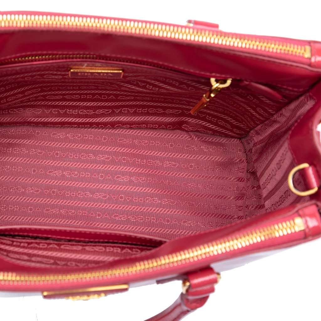 Prada Small Saffiano Vernice Galleria Double Zip Satchel Pink Leather Very good condition - Model View