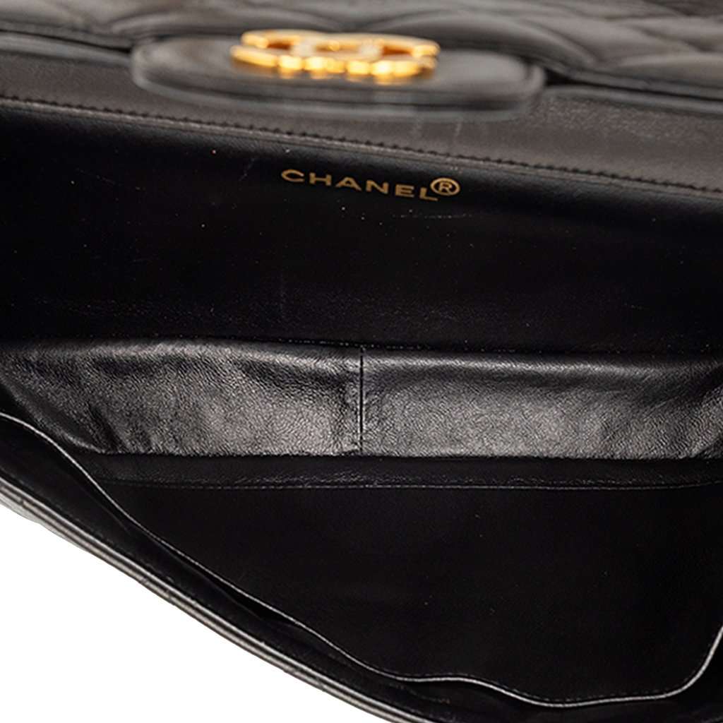Chanel Jumbo Quilted Lambskin Double Sided Flap Black Leather Very good condition - Model View