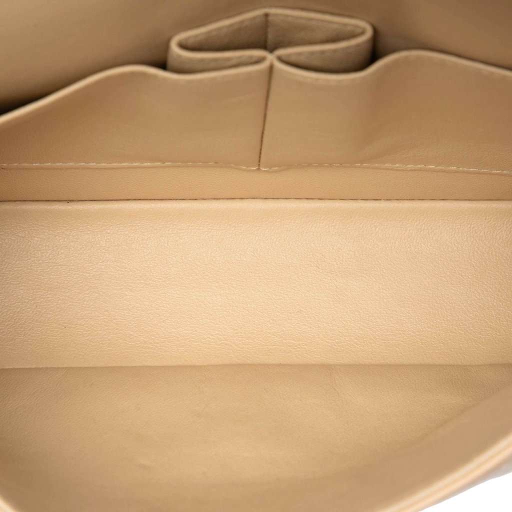 Chanel Medium Classic Lambskin Double Flap Brown Leather Very good condition - Model View