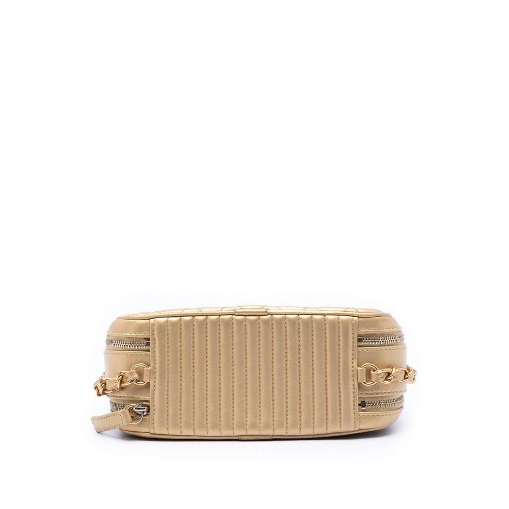 Chanel Small Quilted Lambskin Coco Boy Camera Bag Gold Leather Very good condition - Inside View