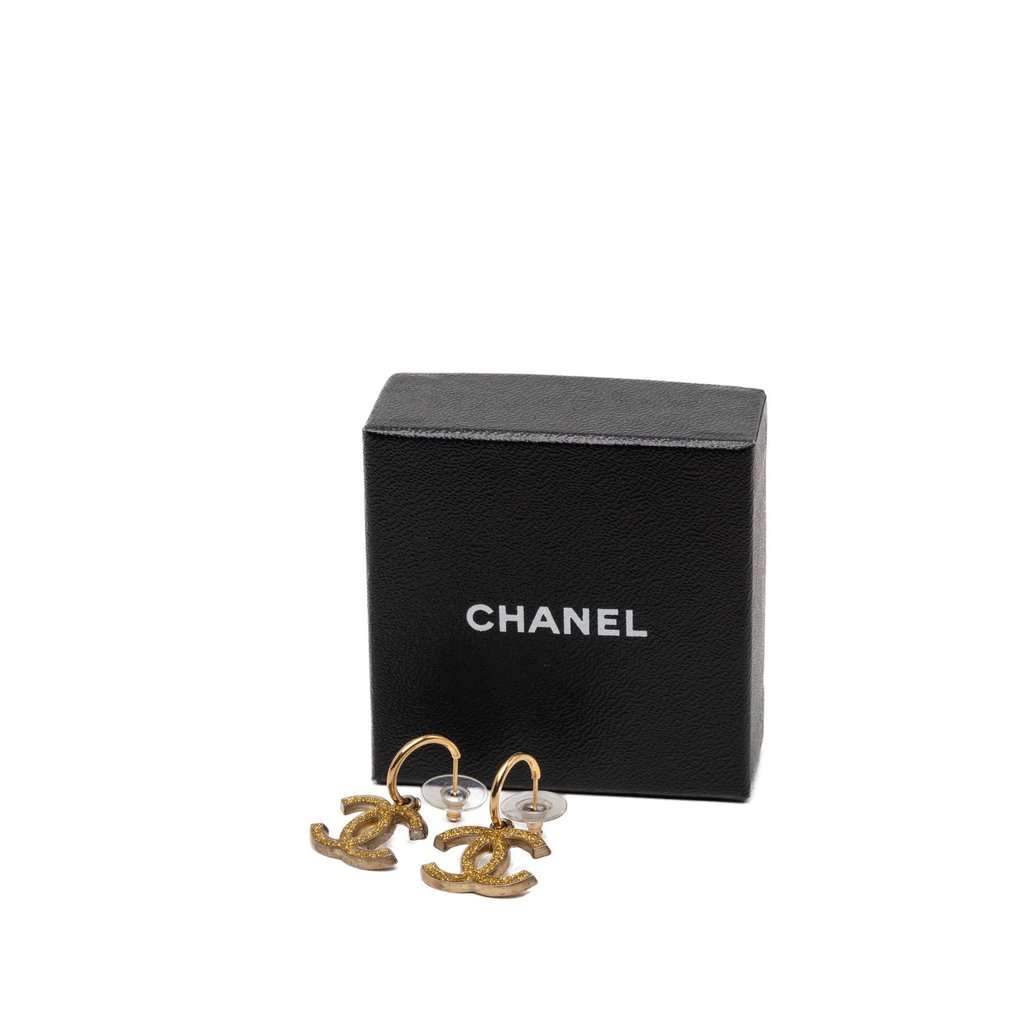 Chanel CC Gold Plated Enamel Drop Push Back Earrings Gold Metal Very good - Model View