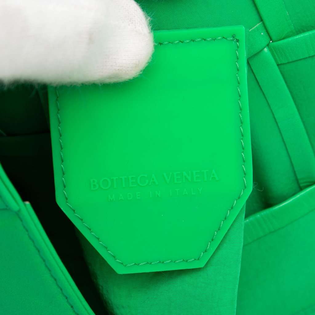 Bottega Veneta Candy Nappa Intrecciato Cassette Crossbody Green Leather Very good - Box View