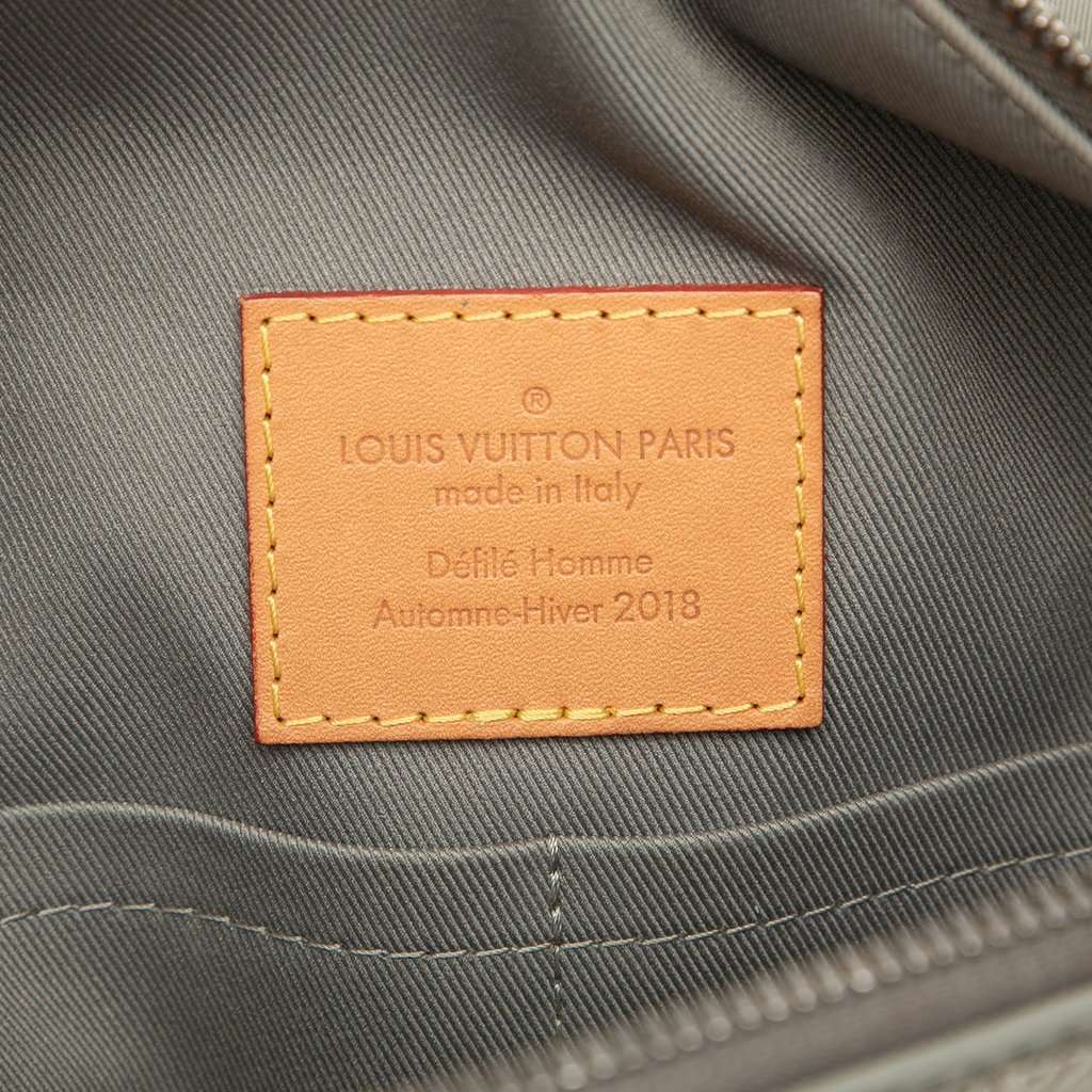 Louis Vuitton Monogram Titanium Messenger PM Grey Good condition - Box View