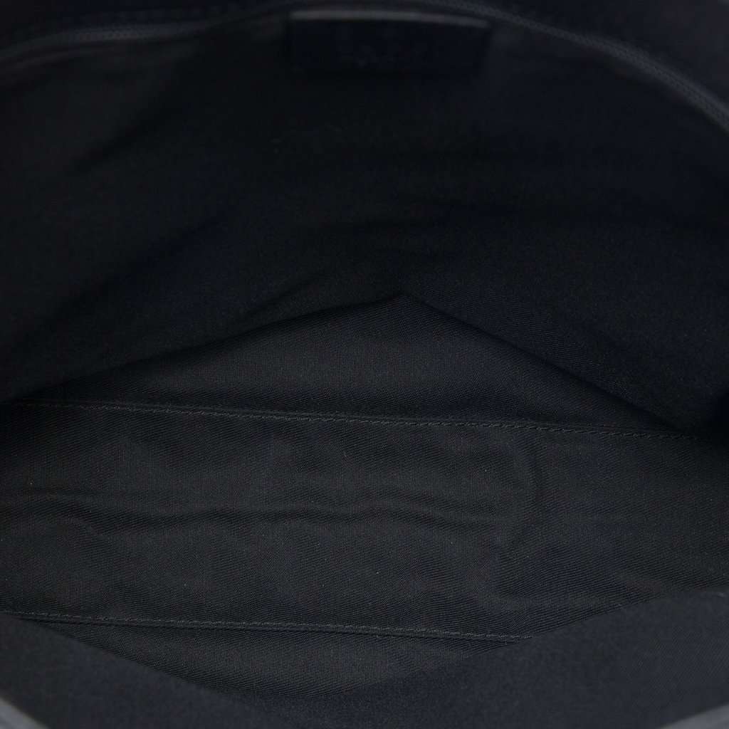Gucci GG Nylon Shoulder Bag Black Very good condition - Model View