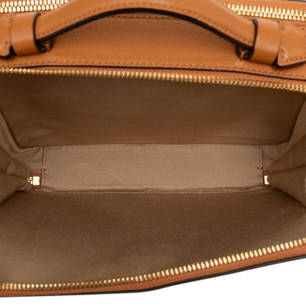 MCM Small Visetos Coated Canvas Klassik Satchel Brown Very good condition - Model View