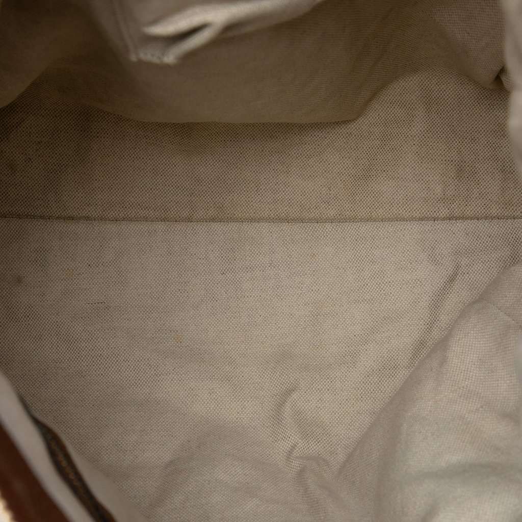 Gucci Large GG Canvas Bella Tote Beige Very good - Model View