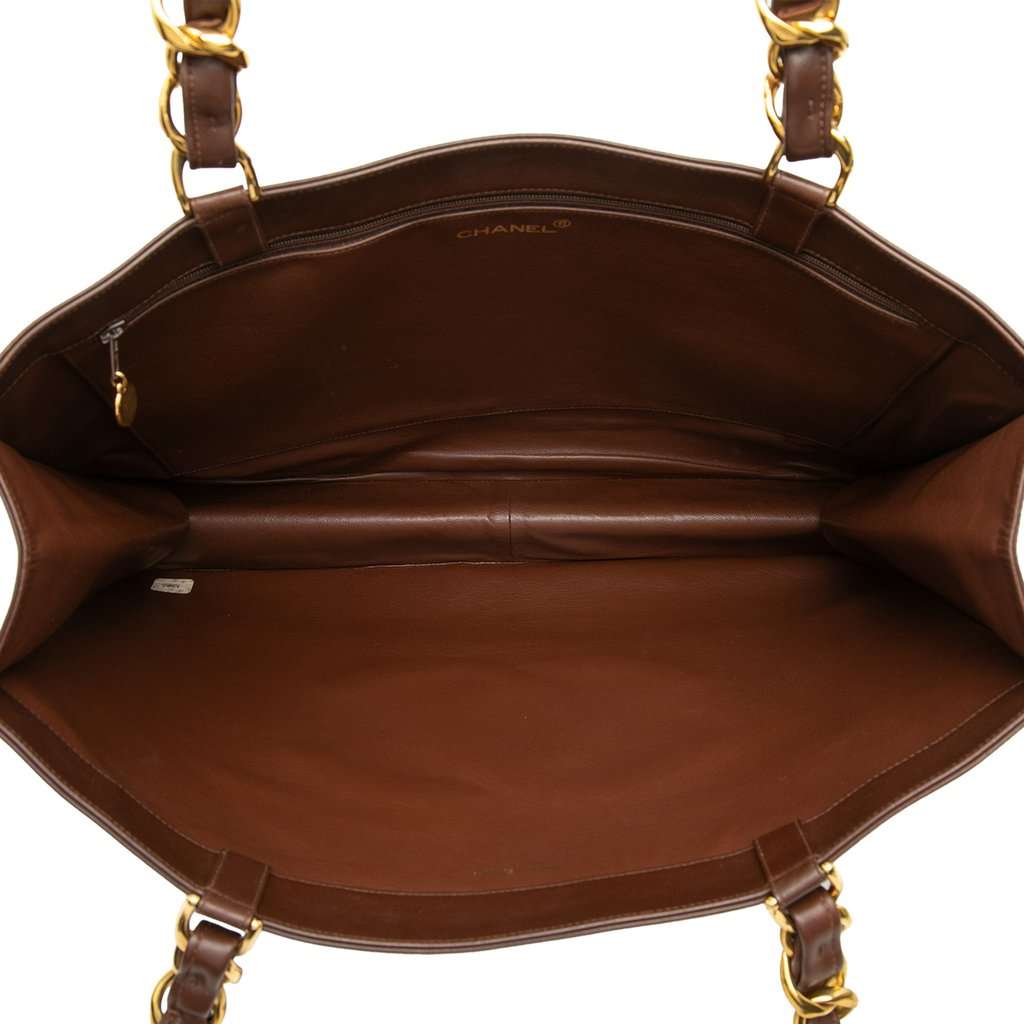 Chanel CC Lambskin Chain Tote Brown Leather Very good condition - Model View